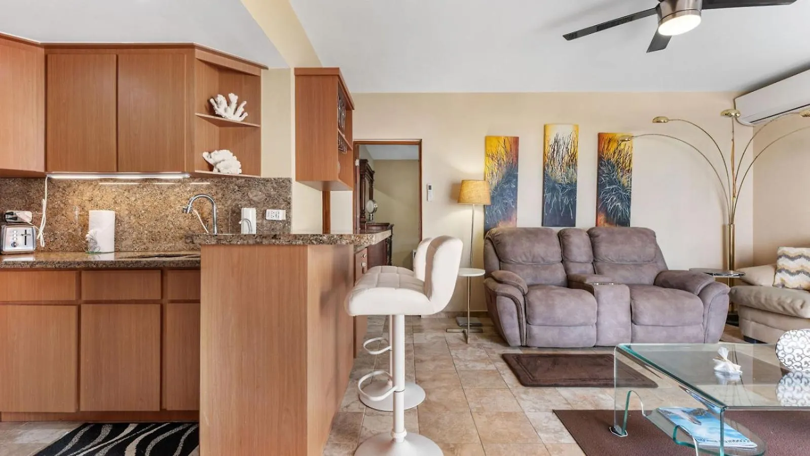 Appartement Beachfront Getaway At Ocean View Castle Condo Aguada